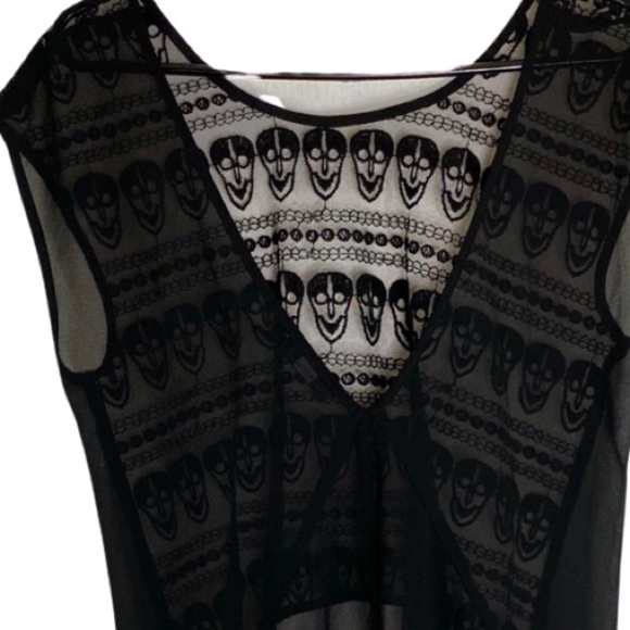 MILLAU SKULL Sheer Top, High / Low, Flowy, Black - Picture 1 of 8